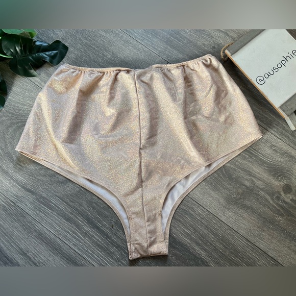 Daisydaydreamz Gold Holographic Iridescent Brazilian Rave Festival ShortS Sz XL - Picture 4 of 7